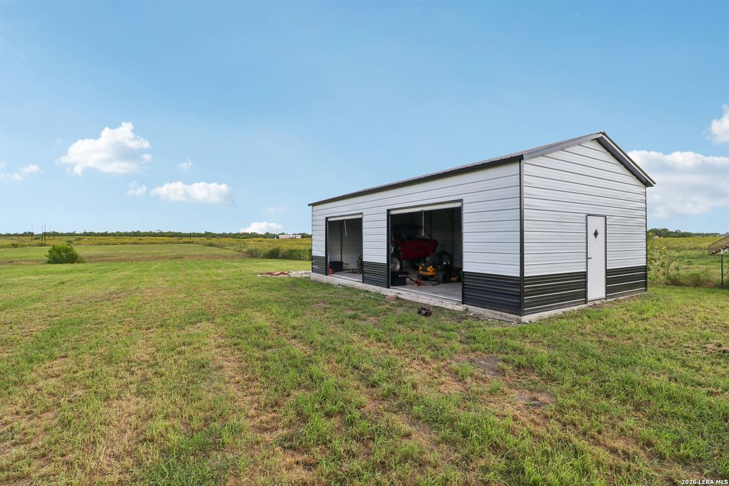 2629 Fm 1332, Jourdanton, TX 78026