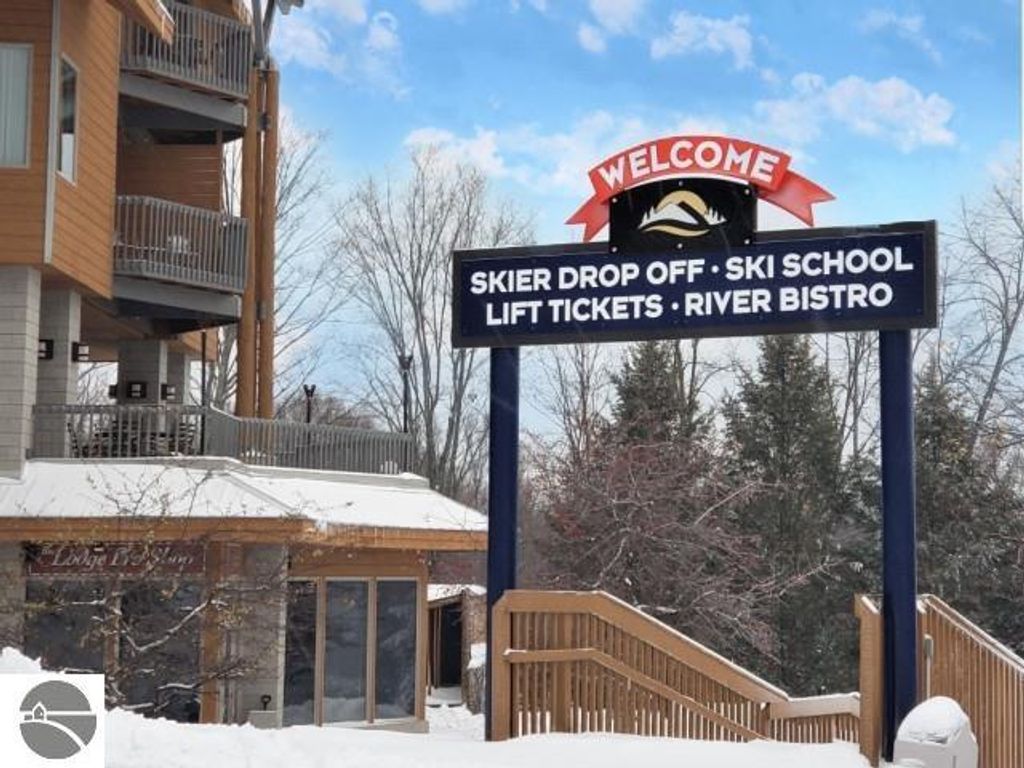 Image 22 of property listing at 2400 Troon South # 4210, Bellaire, MI 49615