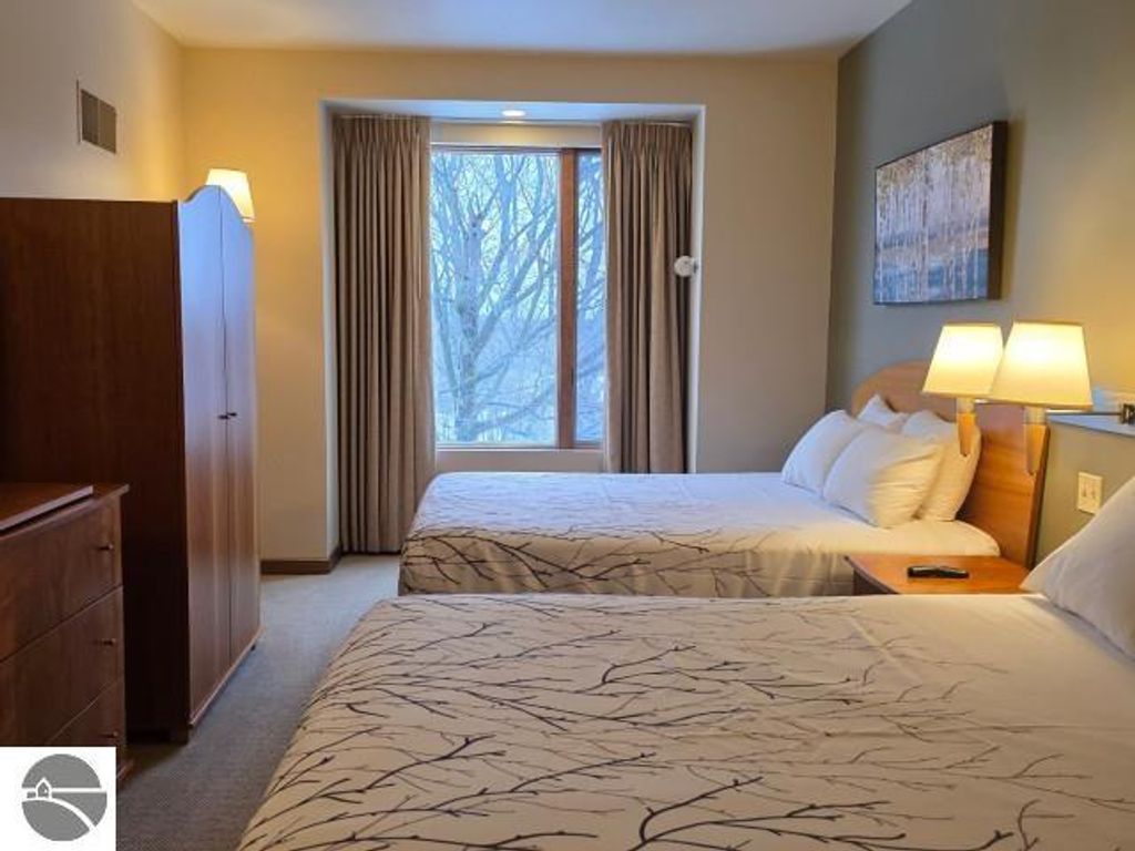 Image 6 of property listing at 2400 Troon South # 4210, Bellaire, MI 49615