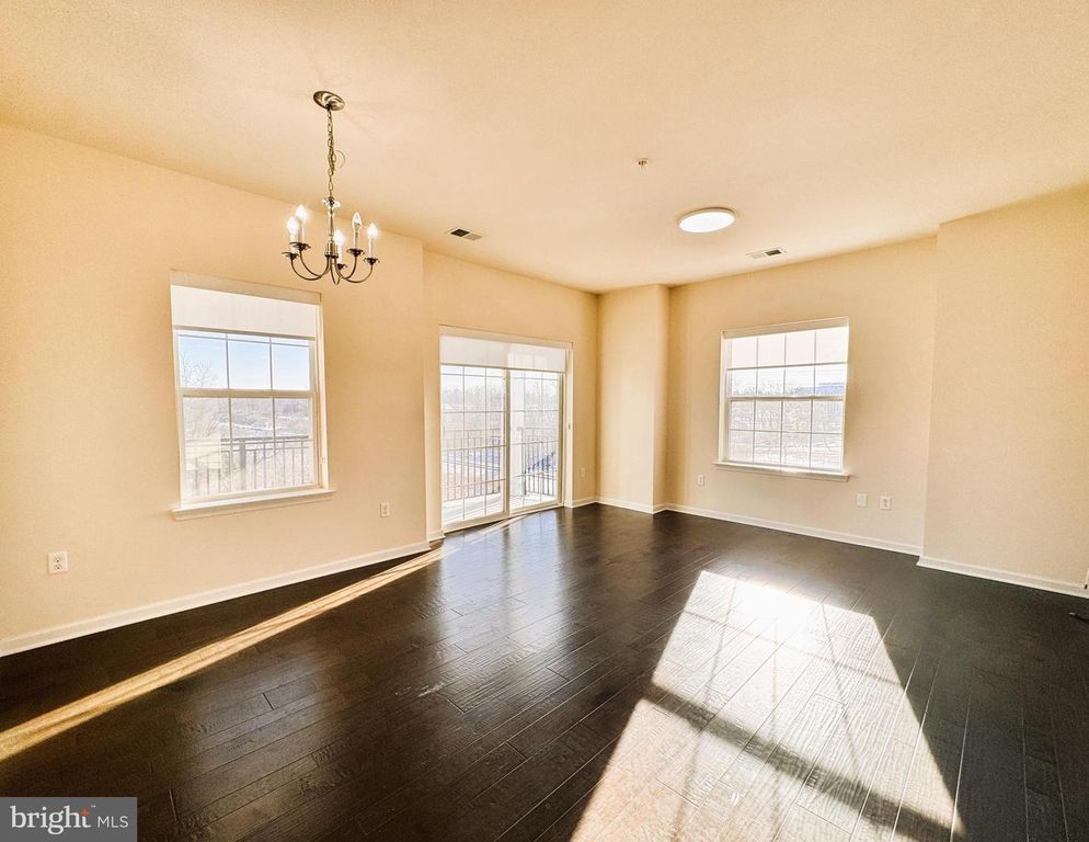 Image 2 of property listing at 938 CAMPBELL ST, South Plainfield, NJ 07080