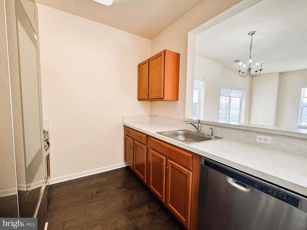 Image 8 of property listing at 938 CAMPBELL ST, South Plainfield, NJ 07080