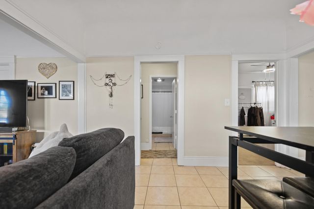 1511 Country Club Blvd, Stockton, CA 95204