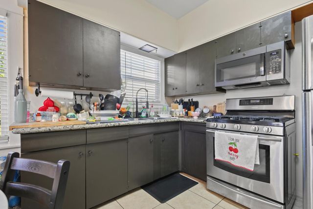 1511 Country Club Blvd, Stockton, CA 95204