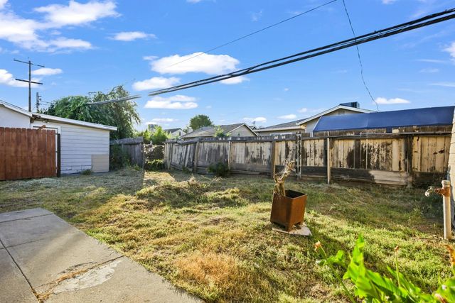 1511 Country Club Blvd, Stockton, CA 95204