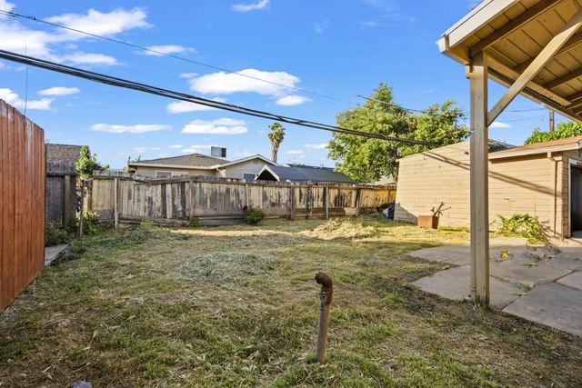 1511 Country Club Blvd, Stockton, CA 95204