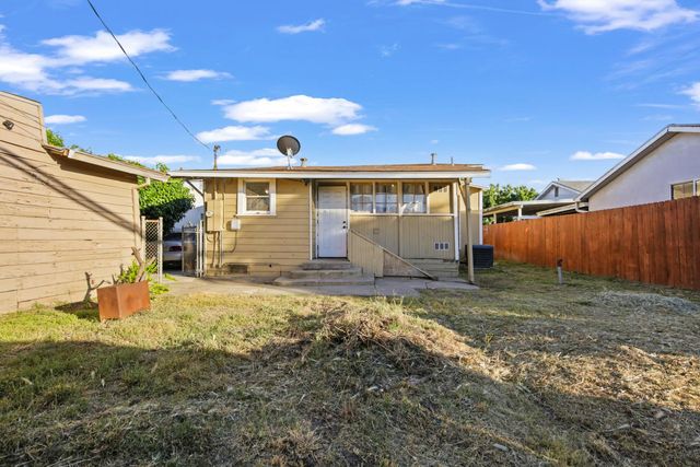 1511 Country Club Blvd, Stockton, CA 95204