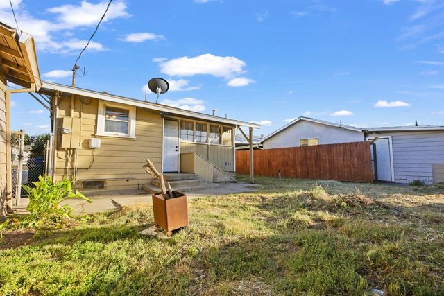 1511 Country Club Blvd, Stockton, CA 95204