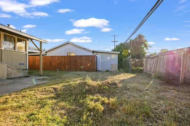 1511 Country Club Blvd, Stockton, CA 95204