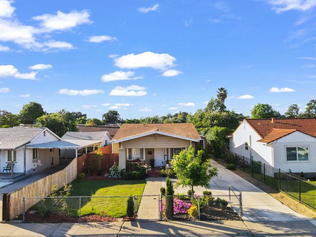 1511 Country Club Blvd, Stockton, CA 95204