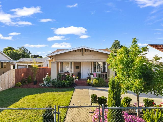 1511 Country Club Blvd, Stockton, CA 95204