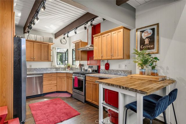 162 C Lane, Lake Arrowhead, CA 92352