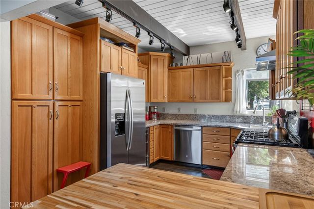 162 C Lane, Lake Arrowhead, CA 92352