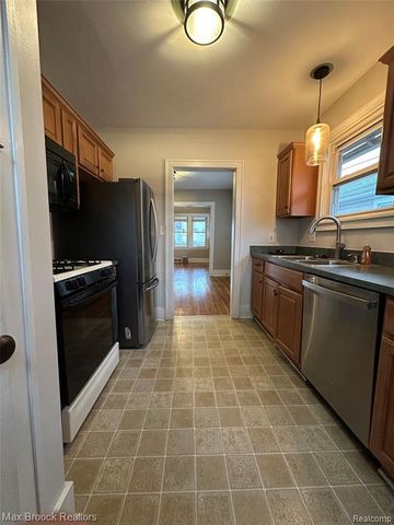 264 E Breckenridge Street, Ferndale, MI 48220