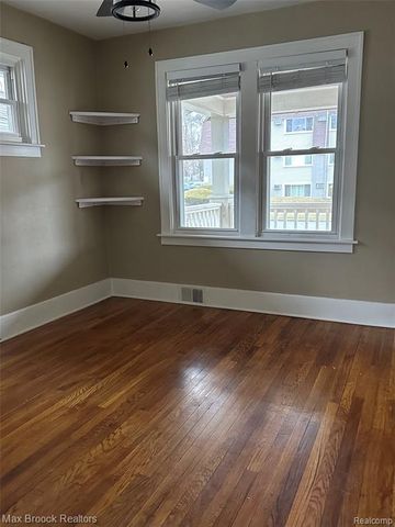 264 E Breckenridge Street, Ferndale, MI 48220