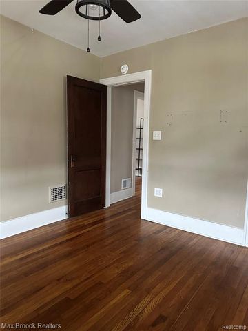 264 E Breckenridge Street, Ferndale, MI 48220