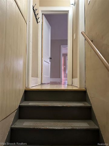 264 E Breckenridge Street, Ferndale, MI 48220