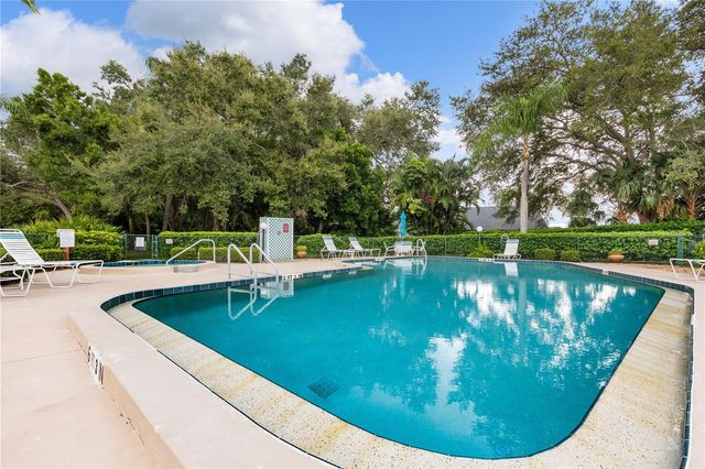 530 SPRING LAKES BOULEVARD, Bradenton, FL 34210