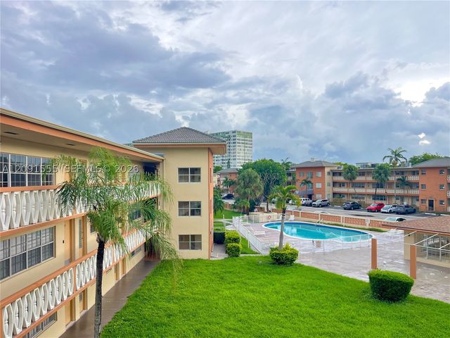 11855 NE 19th Dr 45, North Miami, FL 33181