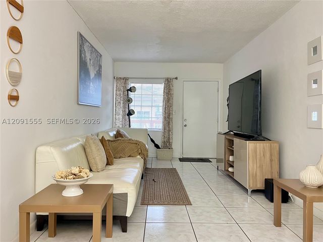 11855 NE 19th Dr 45, North Miami, FL 33181