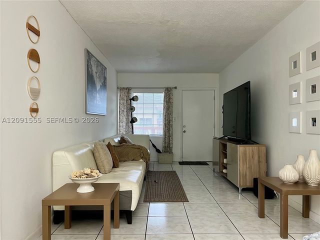 11855 NE 19th Dr 45, North Miami, FL 33181