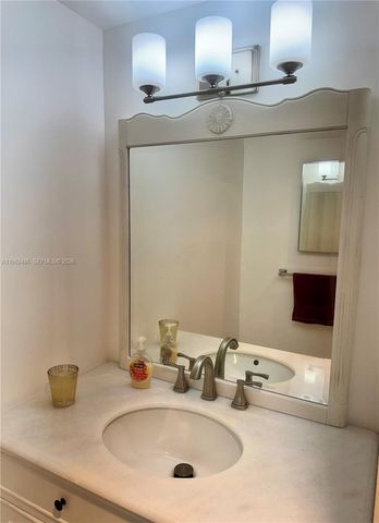 3750 NE 169 ST Apt.G.405, North Miami Beach, FL 33160