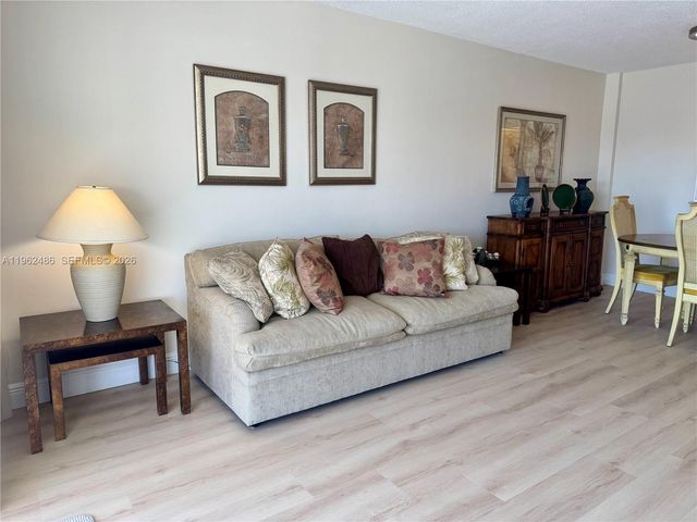 3750 NE 169 ST Apt.G.405, North Miami Beach, FL 33160