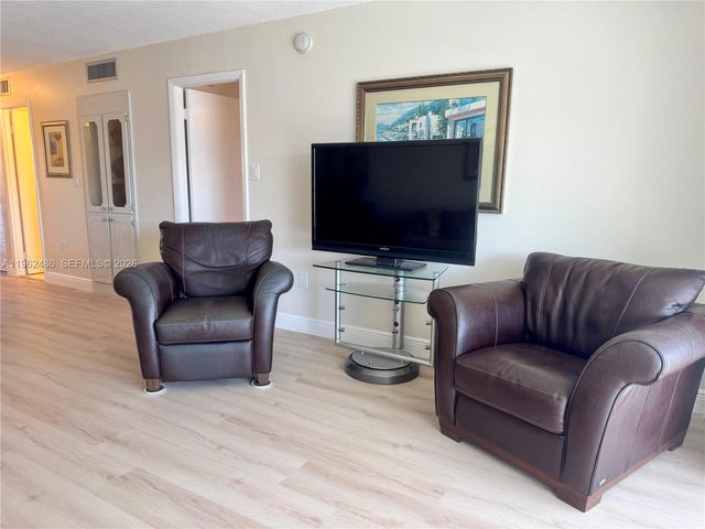 3750 NE 169 ST Apt.G.405, North Miami Beach, FL 33160