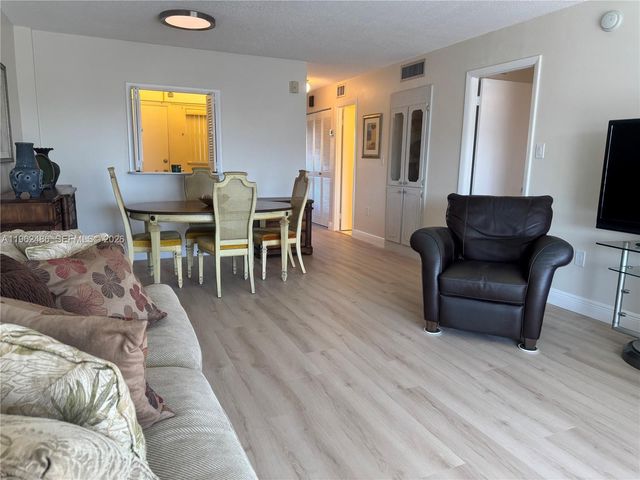 3750 NE 169 ST Apt.G.405, North Miami Beach, FL 33160