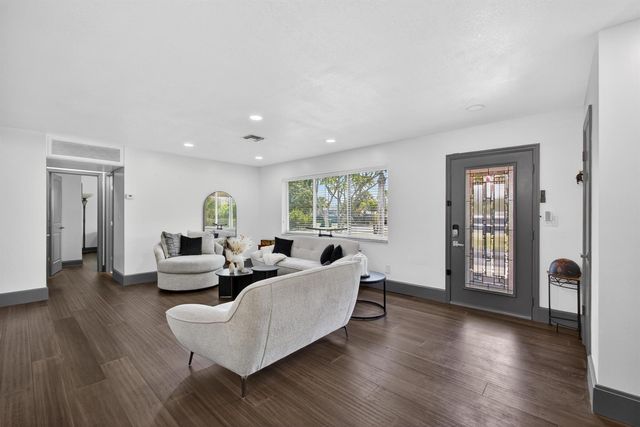 5500 West Place, Mangonia Park, FL 33407