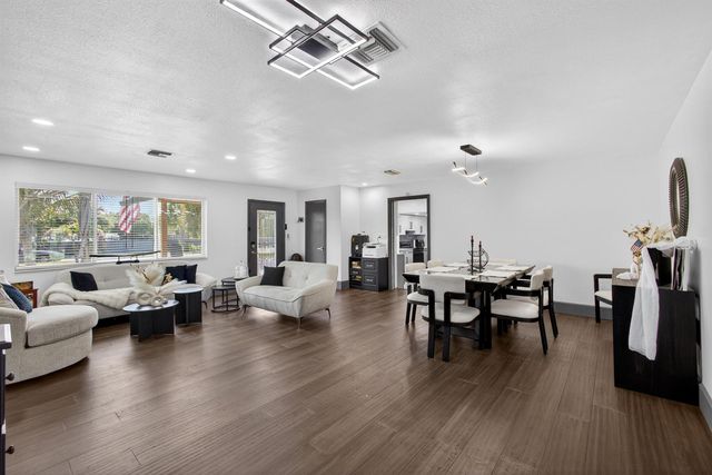 5500 West Place, Mangonia Park, FL 33407