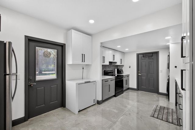 5500 West Place, Mangonia Park, FL 33407