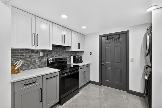 5500 West Place, Mangonia Park, FL 33407