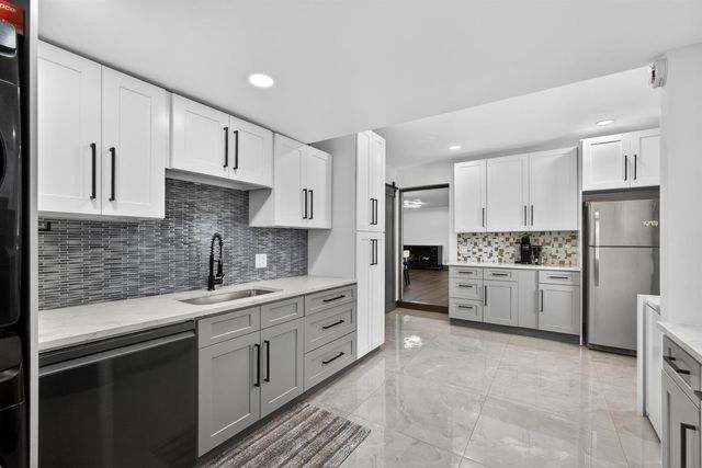 5500 West Place, Mangonia Park, FL 33407