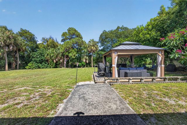 5500 West Place, Mangonia Park, FL 33407