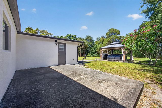 5500 West Place, Mangonia Park, FL 33407