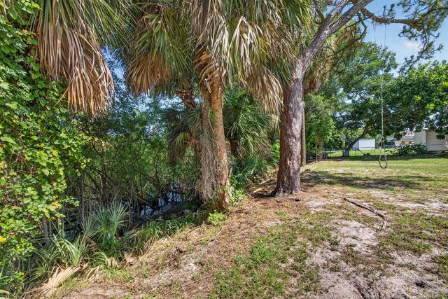 5500 West Place, Mangonia Park, FL 33407