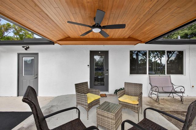 5500 West Place, Mangonia Park, FL 33407