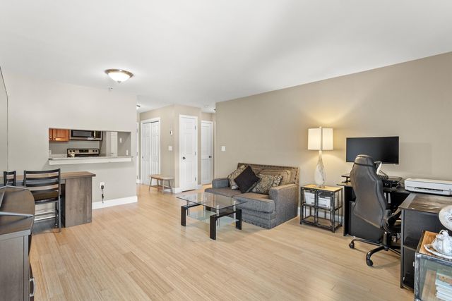 90 Eastern Ave Apt 204, Manchester, NH 03104