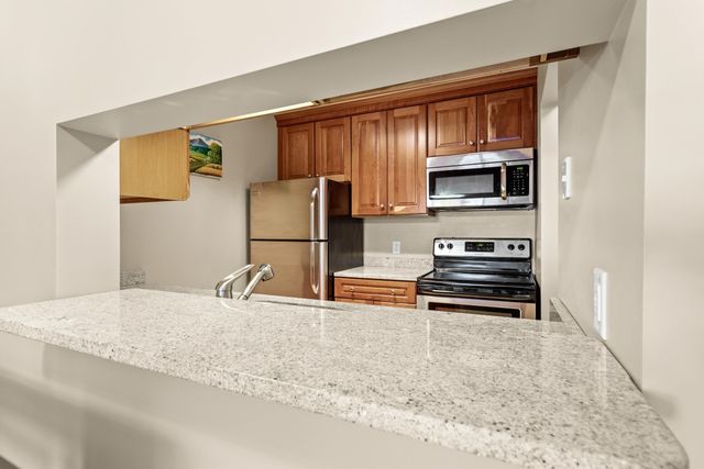 90 Eastern Ave Apt 204, Manchester, NH 03104