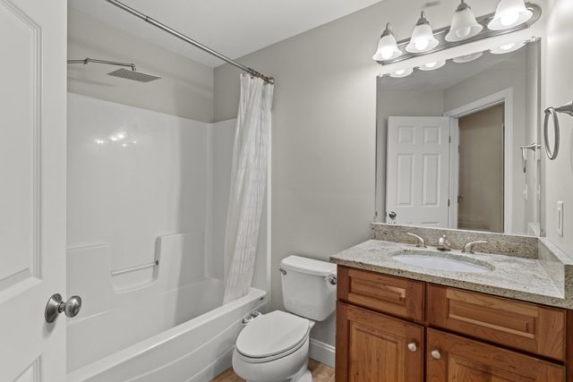 90 Eastern Ave Apt 204, Manchester, NH 03104