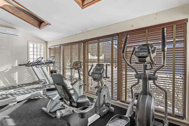 90 Eastern Ave Apt 204, Manchester, NH 03104