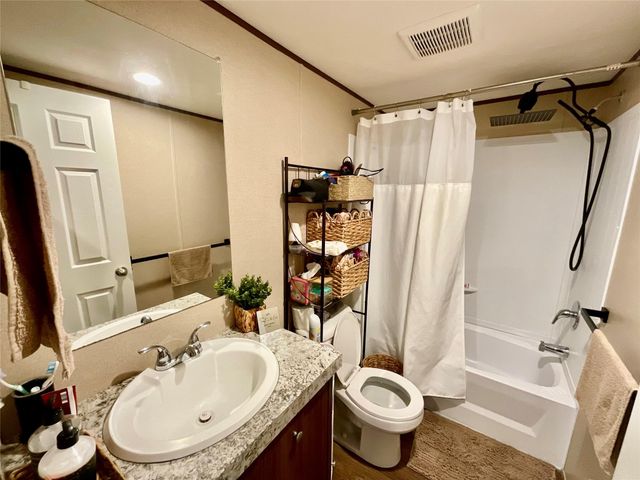 128 Ciervo ST, Cedar Creek, TX 78612