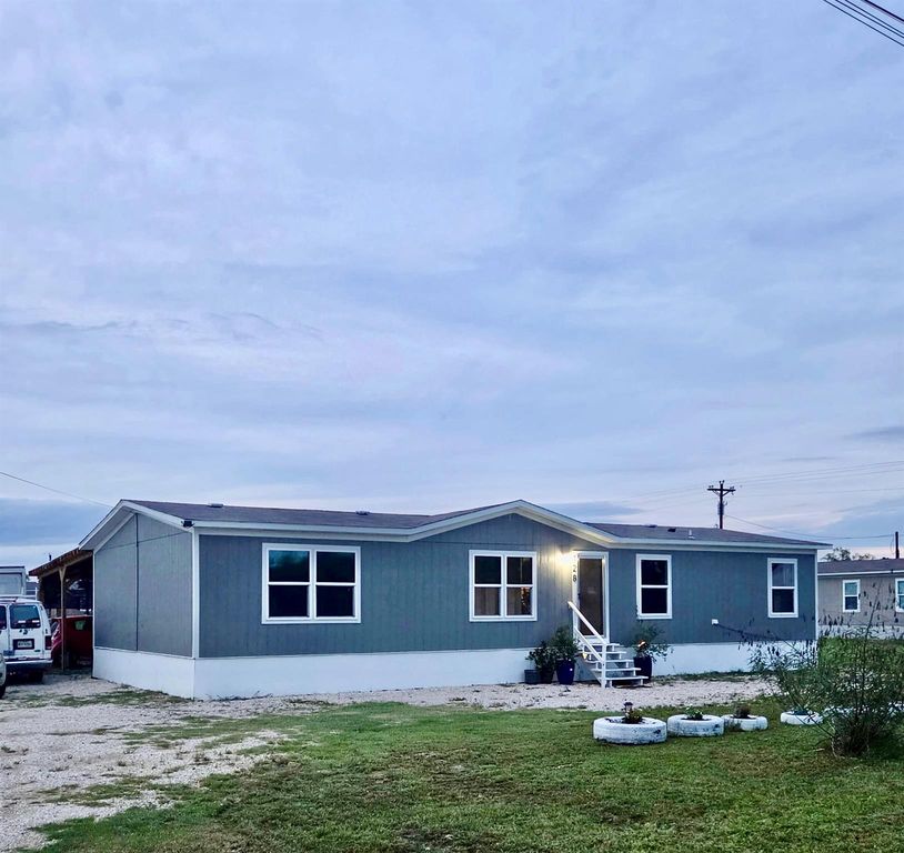128 Ciervo ST, Cedar Creek, TX 78612