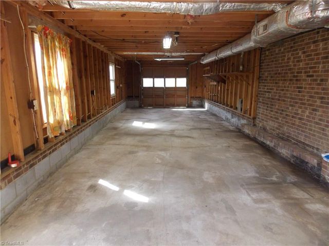 1004 Hillcroft Road, Browns Summit, NC 27214