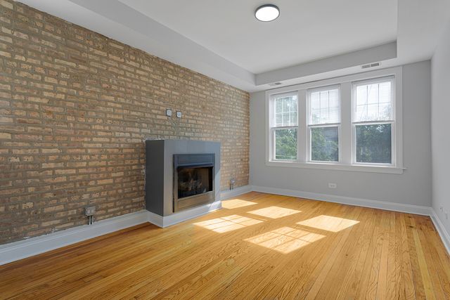 7328 N Damen Avenue 3, Chicago, IL 60645