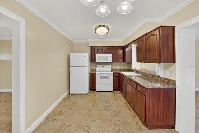 3605 W FLORA STREET, Tampa, FL 33614