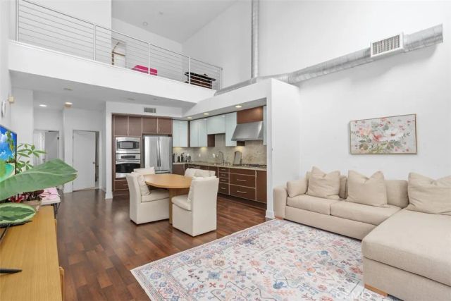 19 Delancy, Irvine, CA 92612