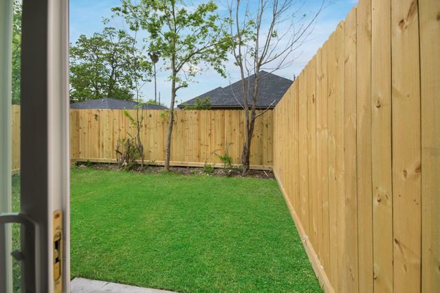 4649 Carmen Street A, Houston, TX 77051