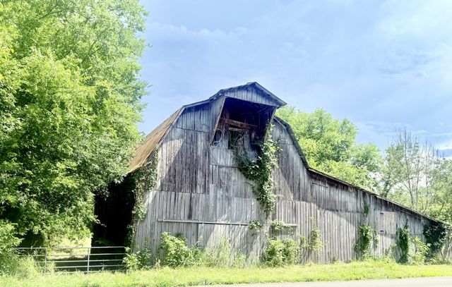 6866 Greenvale Rd, Watertown, TN 37184