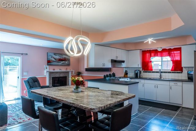 33818 King Richard Drive, Sterling Heights, MI 48310